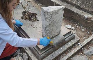 (ÖZEL) 19. yüzyıla ait tarihi mezar taşları onarıldı