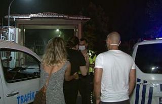 (Özel) Alkollü sürücü çocuk parkına daldı:...