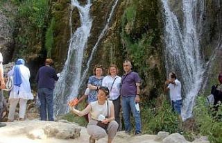 (Özel) Bunaltıcı sıcaklarda serinlemek isteyen...