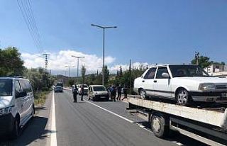 (ÖZEL) Çaldığı araç ile hırsızlık yapan şahıs...