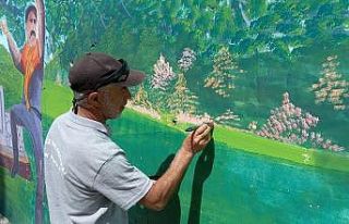 (ÖZEL) Çizdiği resimlerle şehre renk katıyor