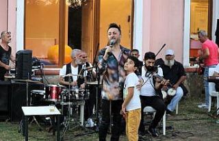 Özel çocuklar konserde eğlendi