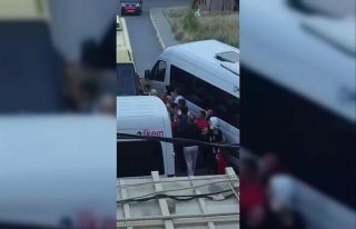 (Özel) Düğün konvoyunu bırakıp minibüs şoförünü...