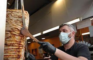 (ÖZEL) Ekmek parası için ‘ateşle boğuşuyorlar’