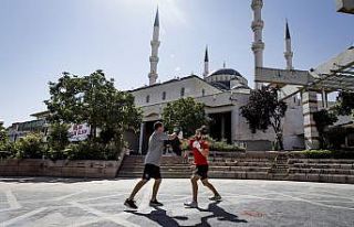 (Özel Haber) Cami bahçesinde ağır sıklet antrenmanı