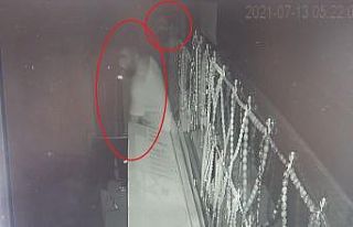 (Özel) Hırsızlar 200 bin liralık gümüş takıyı...