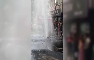 (Özel) Pendik’te İSKİ borusu patladı, fışkıran...