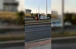 (Özel) Üst geçidi kullanmayan hemşireye otomobilin...