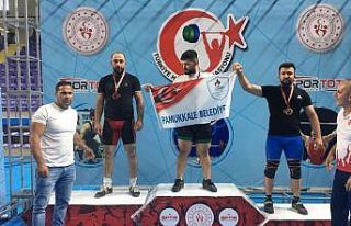 Pamukkale Belediyesporlu halterci Mehmet Avcıl Türkiye...