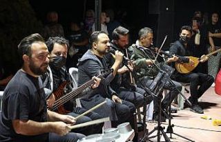 Parklarda müzik sesleri yükseliyor