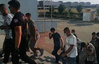 Polis silahlı saldırıyı önledi: 12 gözaltı