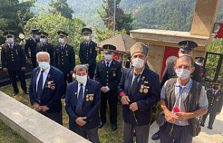 Protokol üyeleri şehitleri unutmadı