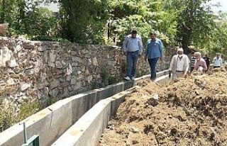Pütürge merkezde sulama suyu kanalları yenileniyor