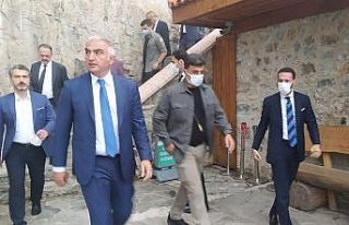 Restorasyon çalışmaları tamamlanan Sümela Manastırı...