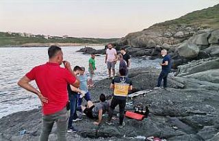 Riva’da kayalıklardan düşerek yaralanan vatandaş...