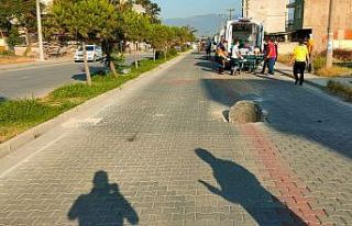 Rögar kapağı işçi servisine kaza yaptırdı:...