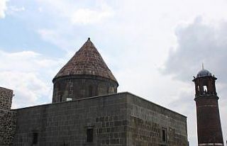 Saat Kulesi değil Tepsi Minare