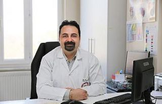 Sağlık çalışanları vatandaşlara aşı çağrısında...