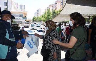 Şahinbey Belediyesi kurban atık poşeti dağıtıyor