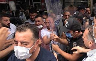 Sahte marka baskını yapan polisle esnaf arasında...