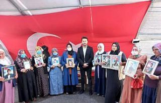 Şair, yazar ve sunucu Kasım Alper Özdemir, evlat...