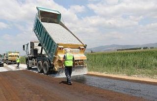 Salihli’de asfalt çalışmaları hız kazandı