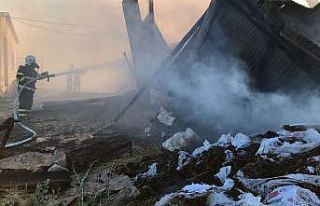 Samanlıkta çıkan yangın korkuttu