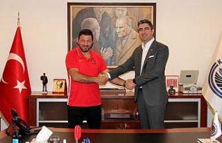 Şampiyon güreşçi Kartal Belediyesi için güreşecek