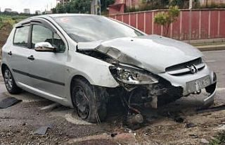 Samsun’da otomobil direğe çarptı: 1 yaralı