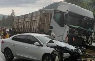 Samsun’da otomobil tır ile çarpıştı: 1 yaralı
