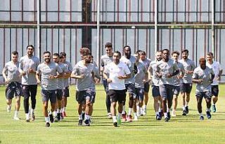 Samsunspor’da 16 futbolcu ayrıldı, 12 futbolcu...