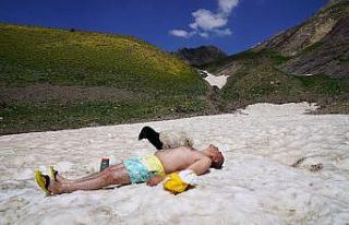 Sanatçı Aydın Aydın Cilo-Sat Dağları’nda kar...