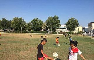 Sarıgöl’de yaz voleybol ve futbol kursları açıldı