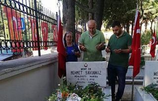 Şehit yakınları şehitliklere koştu