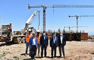 Şehzadeler’de TOKİ inşaatı başladı