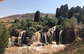 Sel suları şelaleyi coşturdu