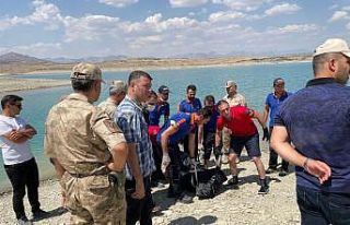 Serinlemek için girdiği baraj gölünden cansız...