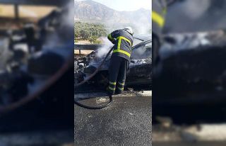 Seyir halindeyken yanan araç küle döndü