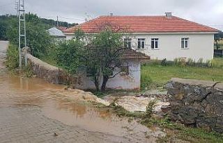 Şiddetli yağış sonrası tarlalar sular altında...