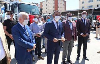Siirt belediyesi ve ilçe belediyelerine araç hibe...