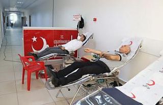 Siirt valiliği personelinden kan bağışı kampanyasına...