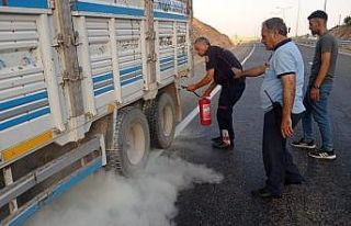 Siirt’te lastiklerden çıkan dumanı fark eden...