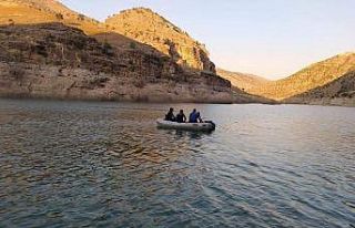 Siirt’te serinlemek için suya giren genç akıntıya...