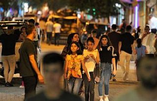 Silopi’de kısıtlamasız bayramda alışveriş...