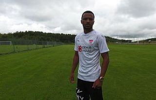 Sivasspor, Kayode ile yeniden anlaştı