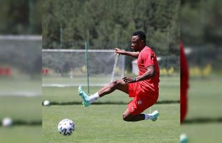 Sivasspor’da Leke James ilk çalışmasını yaptı