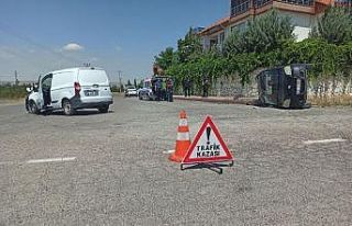 Sivas’ta hafif ticari araçlar çarpıştı: 3 yaralı