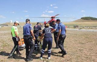 Sivas’ta otomobil ile hafif ticari araç çarpıştı;...