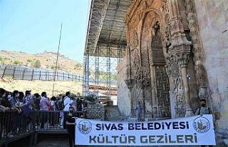 Sivas’tan Divriği’ye İstiklal Marşı yolculuğu
