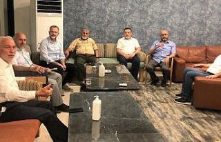 "Siyaset, eser üreterek millete hizmet etmektir"